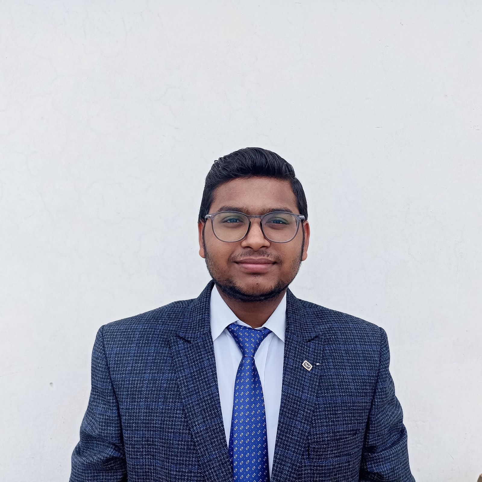 Front-End: HTML, CSS, JavaScript, React or Angular Back-End: Node.js, Express.js, Databases (MySQL/MongoDB) Skills Gained: Responsive design, APIs, full-stack development Training Includes: Hands-on projects, real-world apps, certification Outcome: Job-ready Front-End / Back-End / Full-Stack Developer 🚀